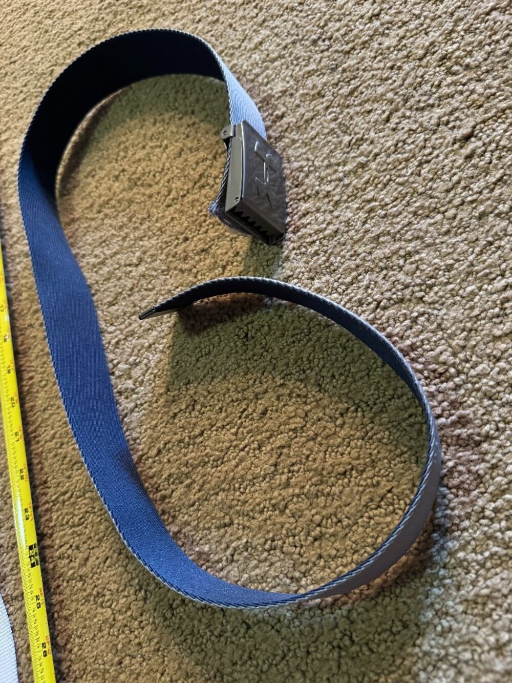 Under Armor White and Grey/Navy Blue Reversible Belt 38" Metal Clasp